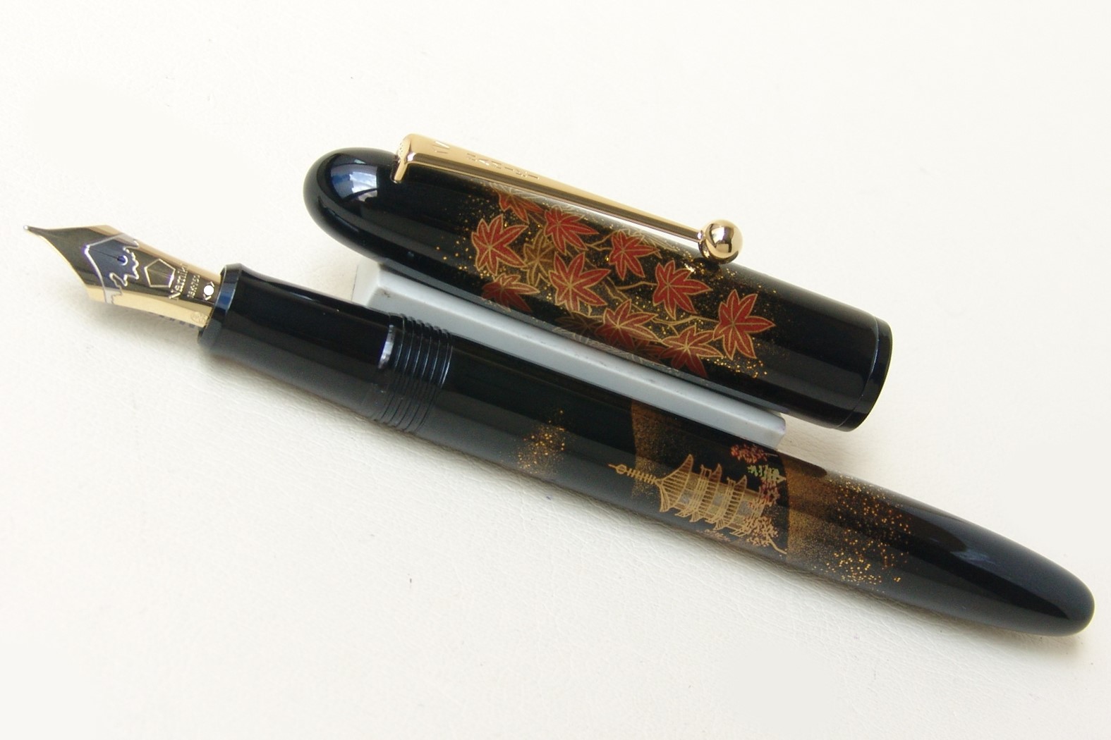 NamikiYukariMakieAutumnLeavesFP_D